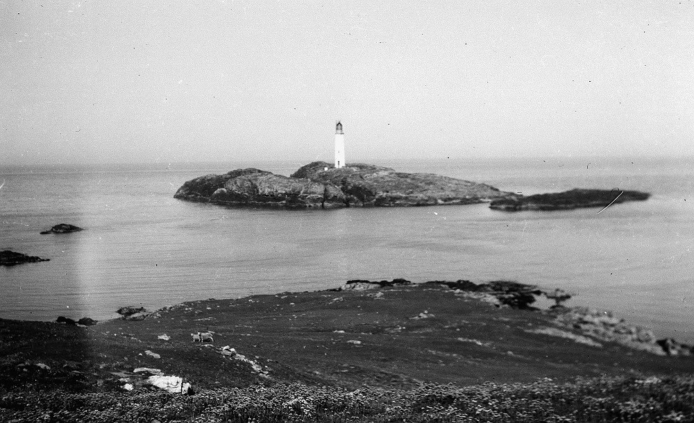 Bound Skerry lighthouse, Skerries (J D Rattar, Shetland Museum & Archives R01507)