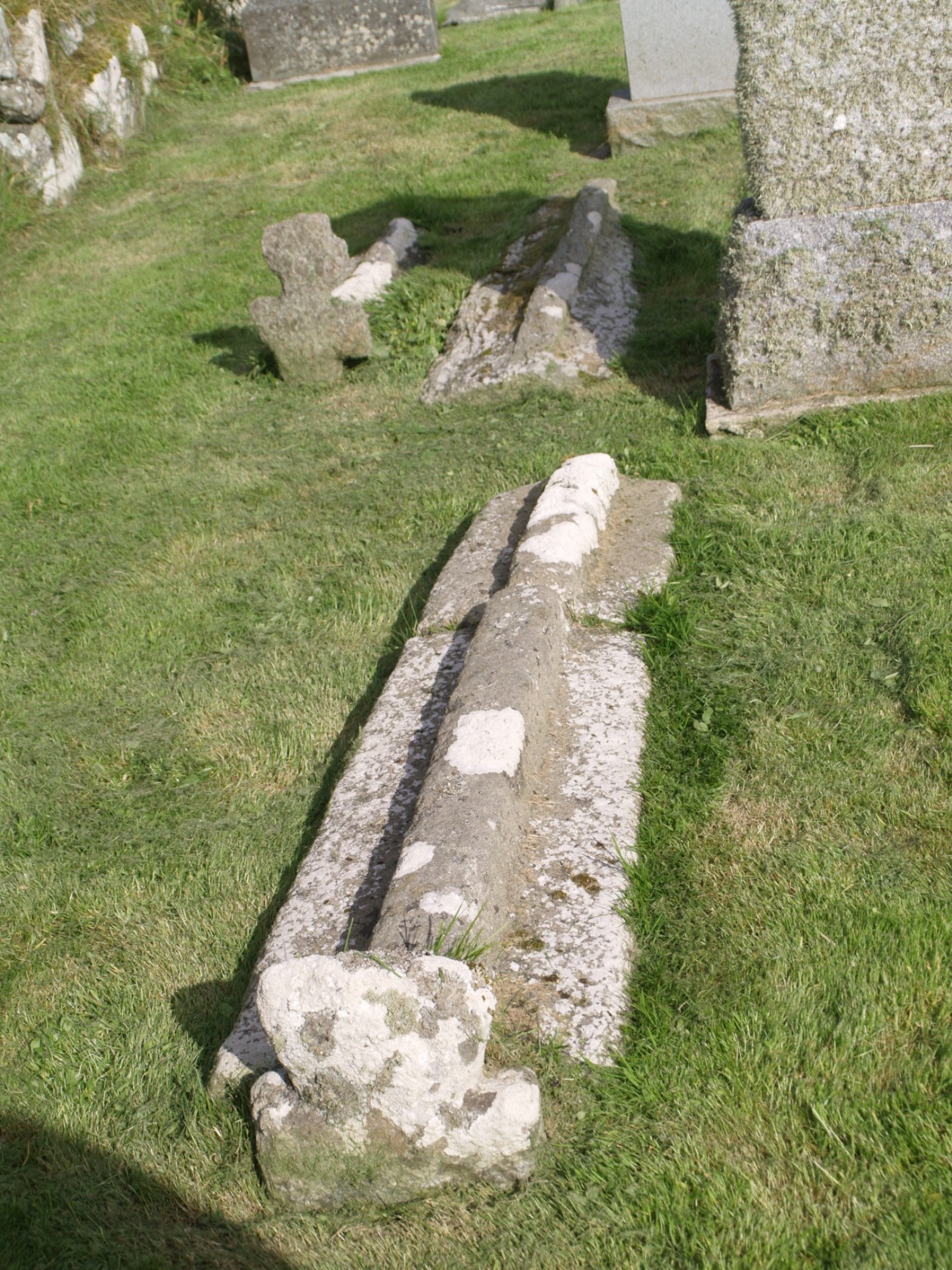 Keel stone(s) and Viking cross(es) in the graveyard at Framgord (val Turner)