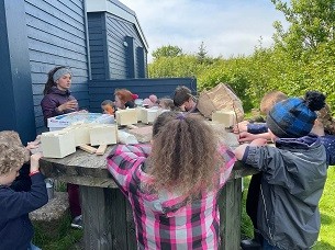 Bringing biodiversity and history into the (outdoors) classroom